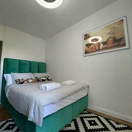 Joy Apartment *